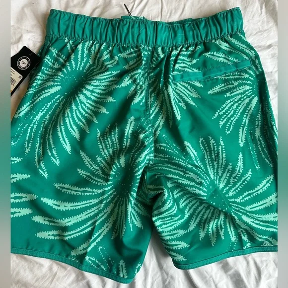 Men’s Size Small Speedo Bathing Suit 18” Outseam - NWT - Picture 2 of 4